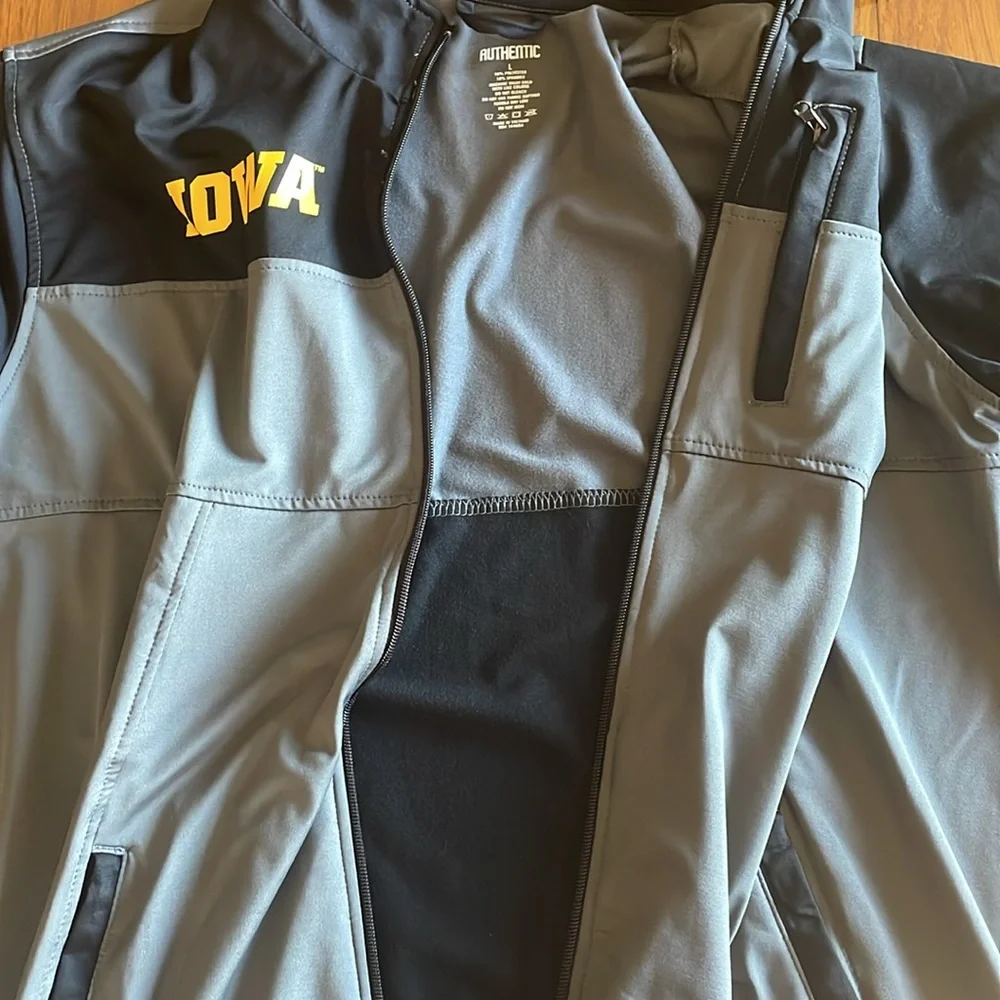 Large Iowa Hawkeyes Zipper Cook Grey Jacket